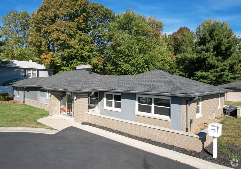 More Photos Of 3830 W 96th St, Indianapolis Office For Sale