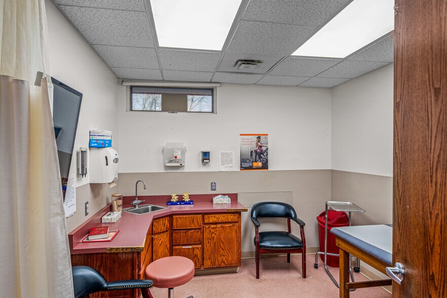 More Photos Of 15239 AL Highway 68, Crossville Medical For Sale