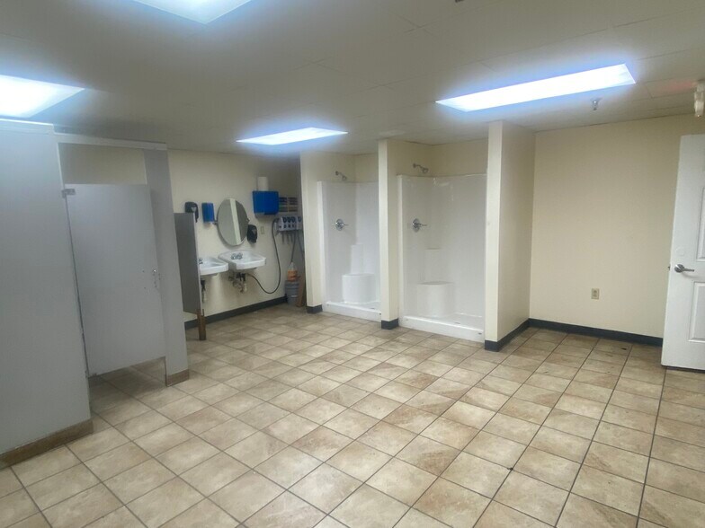 More Photos Of 4034 Pepperell Way, Dublin Warehouse For Lease