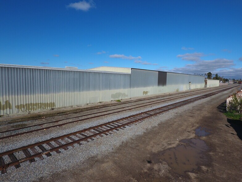 More Photos Of 420 S 2nd St, Patterson Warehouse For Lease