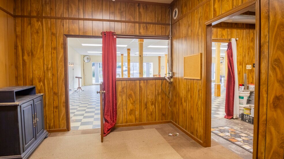 More Photos Of 316 W Main St, Manchester Storefront Retail Office For Sale