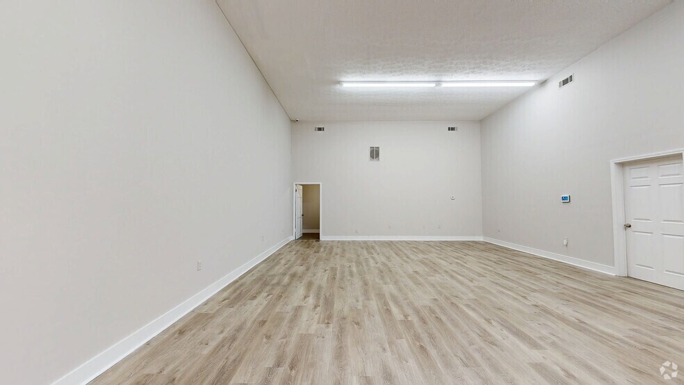 More Photos Of 7187 Washington St, Covington Unknown For Lease
