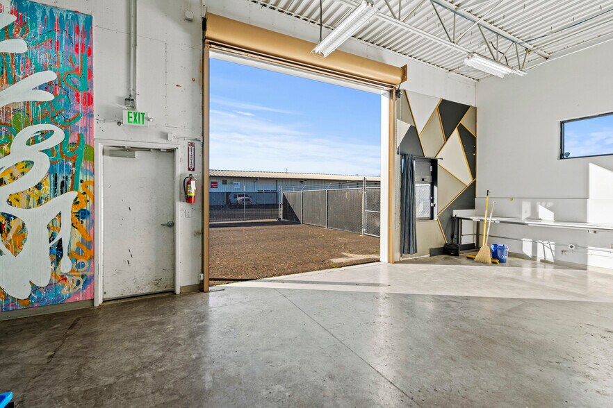 More Photos Of 4731 Industry Dr, Medford Light Manufacturing For Sale