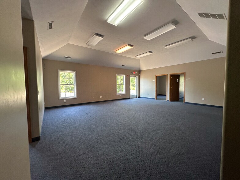 More Photos Of 4211 Division Ave, Comstock Park Office For Sale