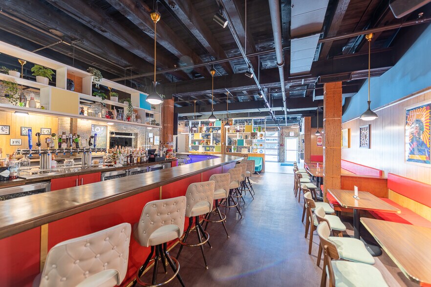 More Photos Of 1501 N Kingsbury St, Chicago General Retail For Lease