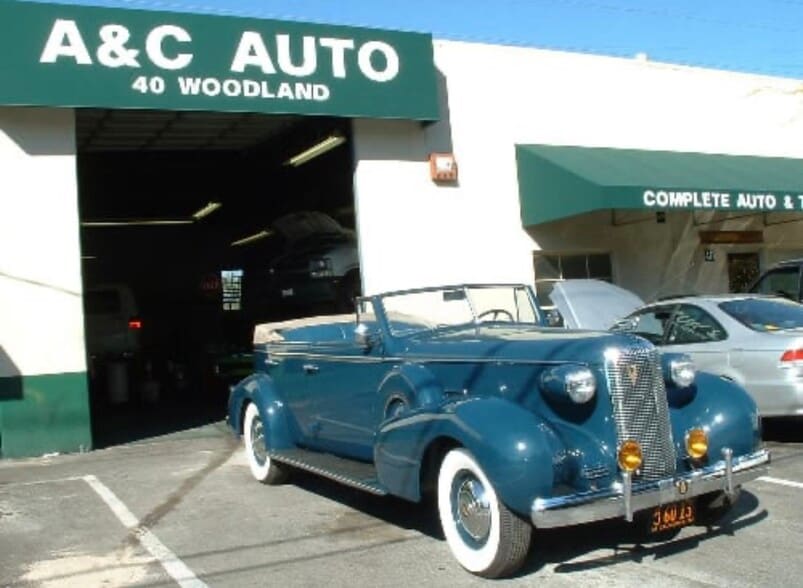 More Photos Of 40 Woodland Ave, San Rafael Service For Sale