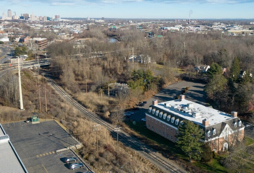 More Photos Of 30 Jordan Ln, Wethersfield Office For Lease