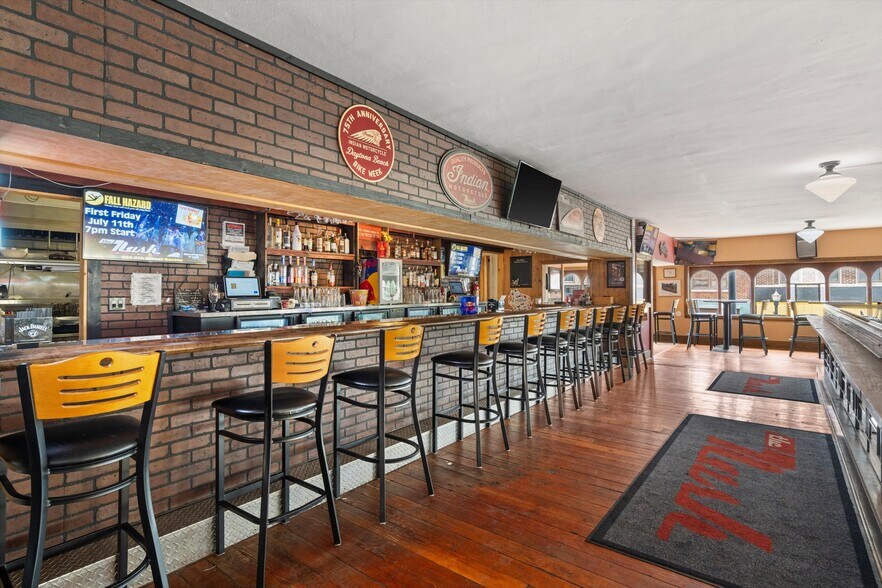 More Photos Of 522 6th St, Racine General Retail For Sale