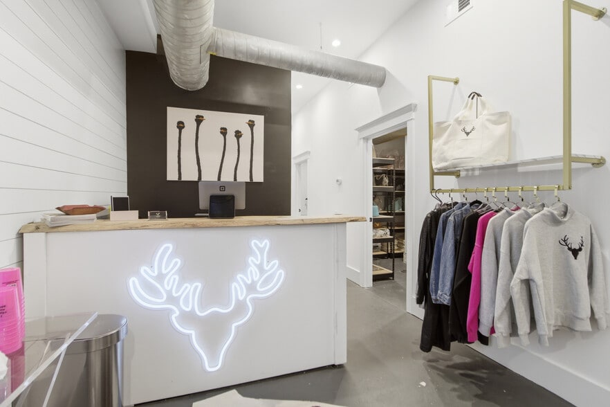 More Photos Of 84 Spring St, Charleston Storefront Retail Residential For Lease