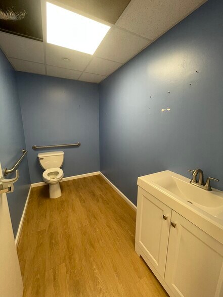 More Photos Of 115 Christopher Columbus Dr, Jersey City Medical For Lease