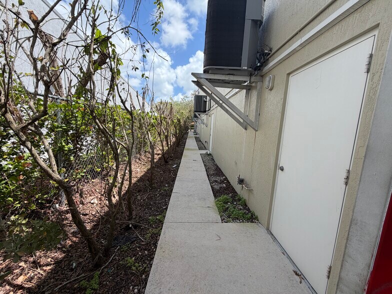 More Photos Of 14911 SW 137th St, Miami Warehouse For Sale