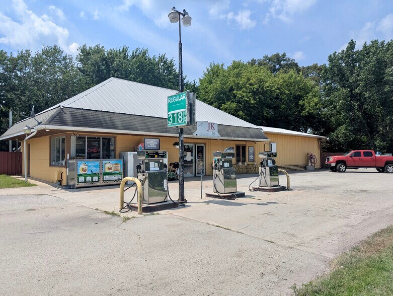 Primary Photo Of 8995 S US Highway 35, Monterey General Retail For Sale