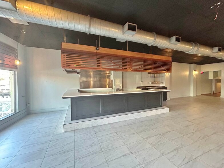 More Photos Of 901-903 E New Haven Ave, Melbourne Storefront Retail Office For Lease