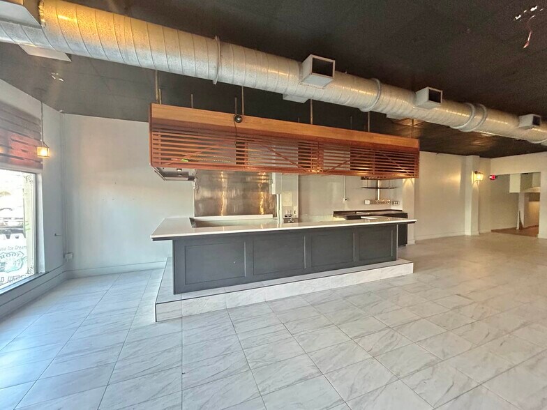 More Photos Of 901-903 E New Haven Ave, Melbourne Storefront Retail Office For Lease