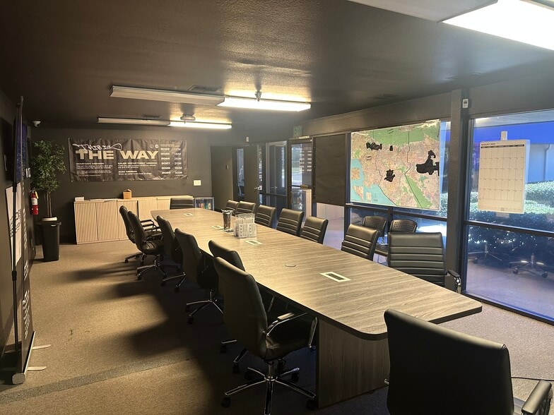 More Photos Of 8460 Red Oak St, Rancho Cucamonga Warehouse For Lease