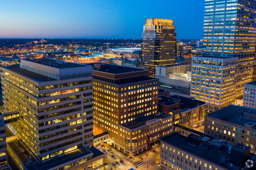 More Photos Of 50 S 10th St, Minneapolis Office For Lease
