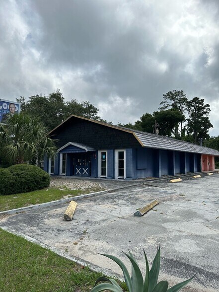 More Photos Of 2445 SW 13th St, Gainesville Storefront Retail Office For Sale