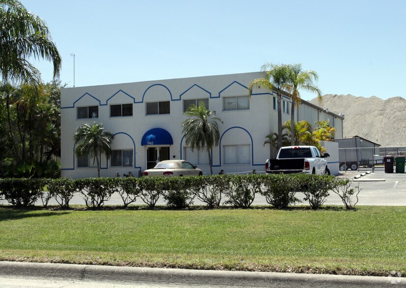 More Photos Of 1662 Independence Blvd, Sarasota Industrial For Sale