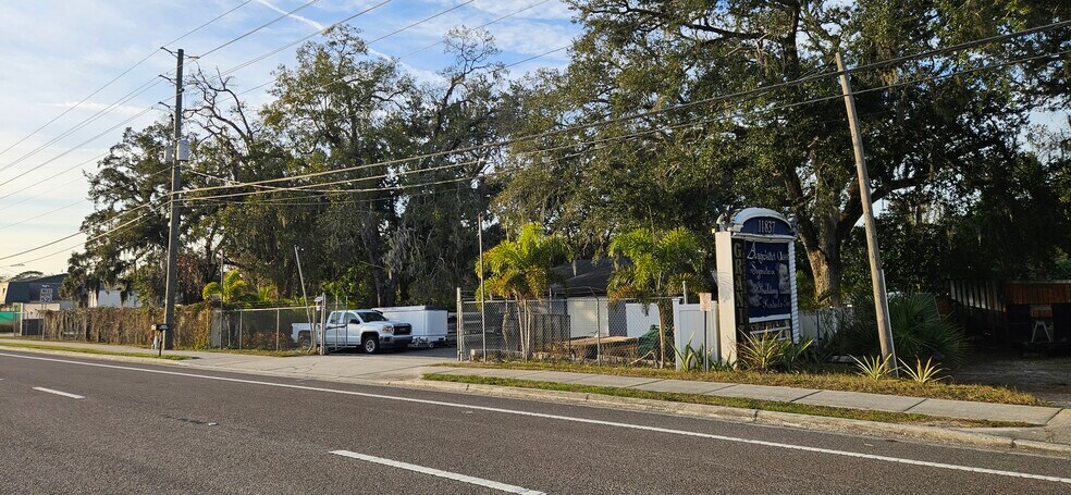 More Photos Of 11831 State Road 52, Hudson Office For Lease