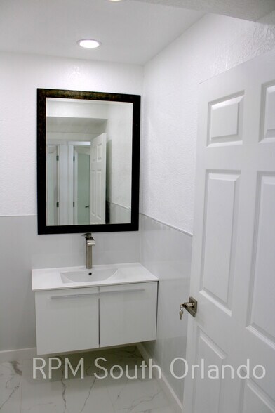 More Photos Of 1245 N Pine Hills Rd, Orlando Office Residential For Lease