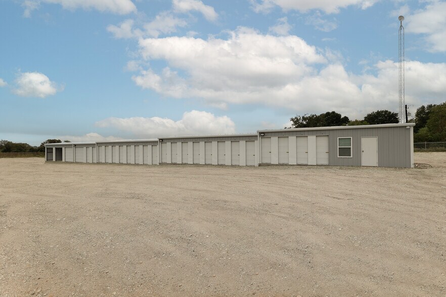 More Photos Of 3707 Matt Wright Rd, Navasota Self Storage For Sale