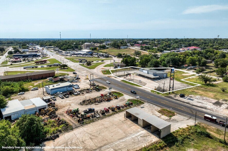 More Photos Of 185 State Highway 36 N, Caldwell Freestanding For Sale