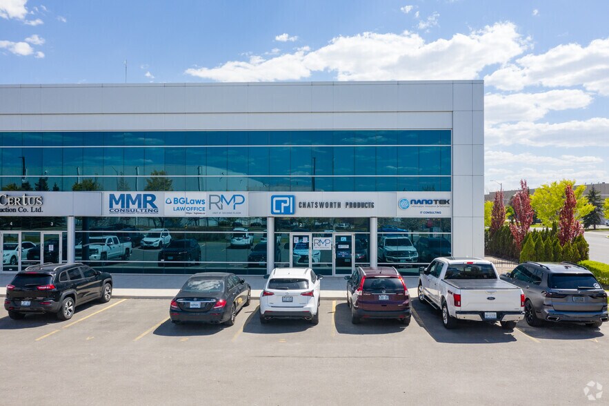 More Photos Of 81 Zenway Blvd, Vaughan Showroom For Lease