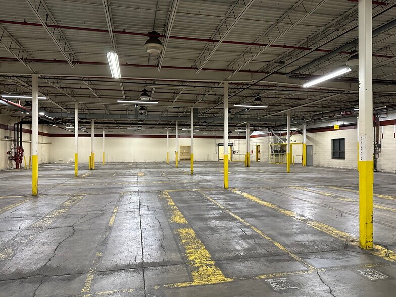 More Photos Of 6 Morrill Pl, Fulton Manufacturing For Sale