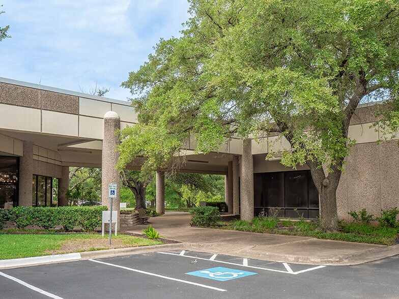 More Photos Of 12303 Technology Blvd, Austin Unknown For Lease