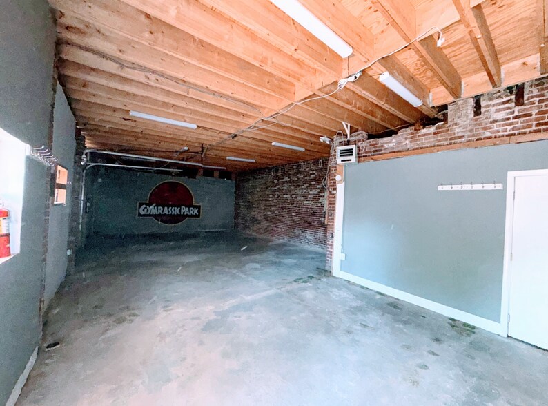 More Photos Of 300 W Coulter St, Philadelphia Flex For Lease