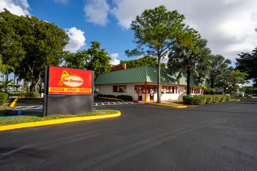 More Photos Of 4850-4860 S State Road 7, Hollywood Unknown For Lease