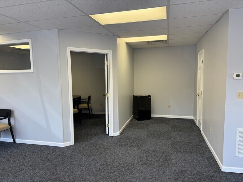 More Photos Of 5850 Library Rd, Bethel Park Freestanding For Lease