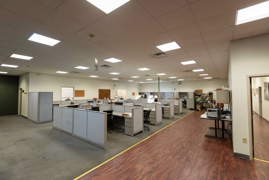 More Photos Of 913-929 Wallace St, Philadelphia Distribution For Lease