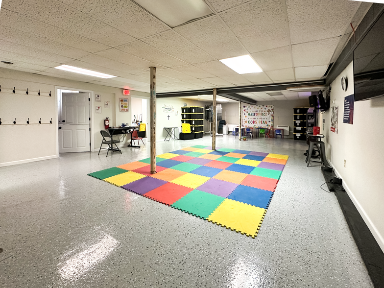 More Photos Of 316 N Main St, Churubusco Religious Facility For Sale