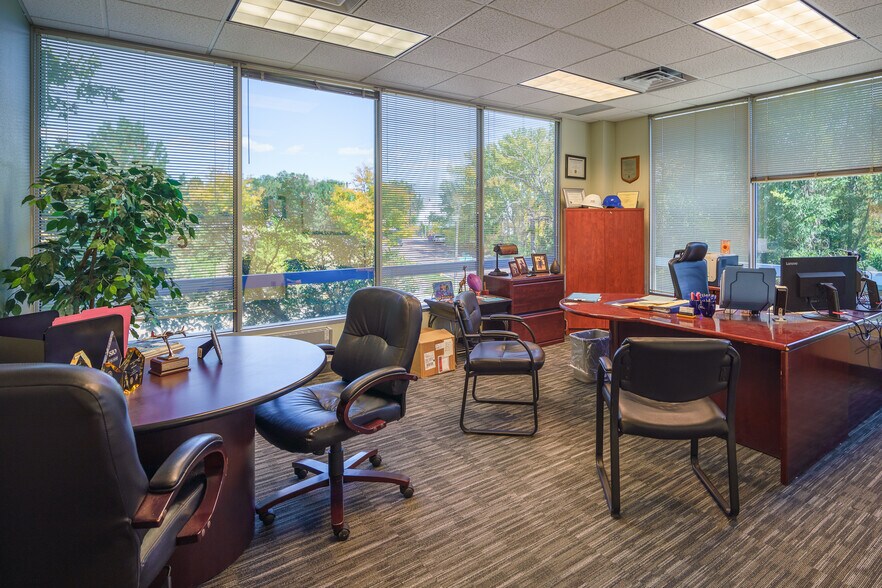 More Photos Of 3630 Sinton Rd, Colorado Springs Office For Sale