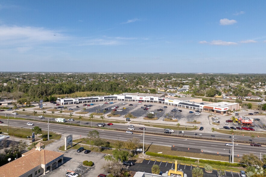 More Photos Of 18911 S Tamiami Trl, Fort Myers Storefront For Lease