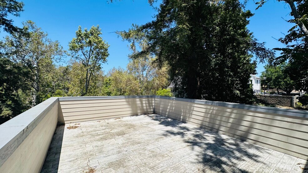 More Photos Of 14521 Big Basin Way, Saratoga General Retail For Lease