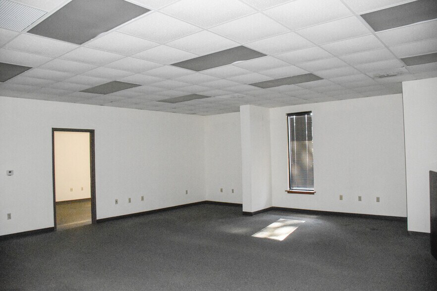 More Photos Of 31 Quail Run, Edgefield Office For Sale