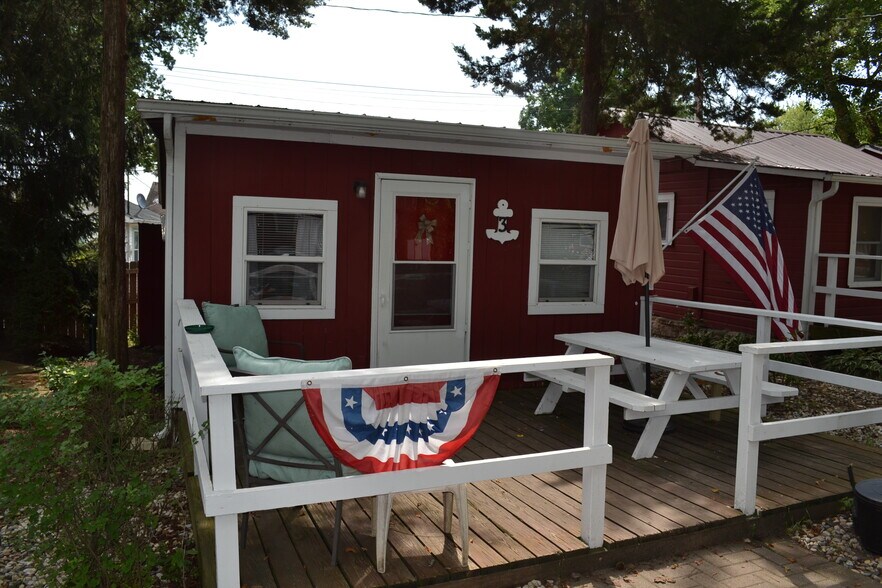 More Photos Of 2373 Untalulti Dr, Monticello Specialty For Sale