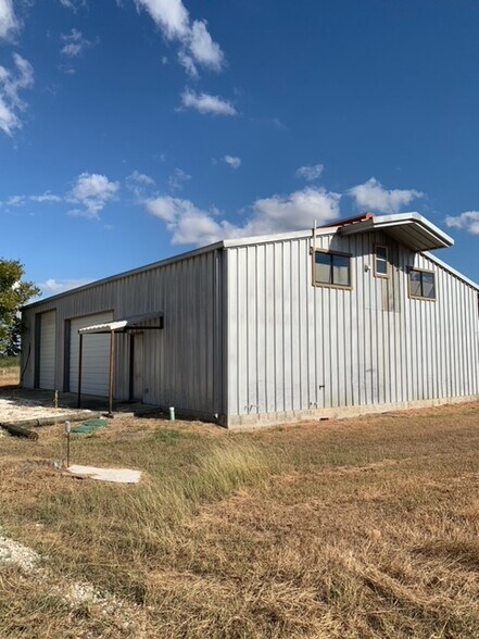 More Photos Of 6176 FM 725, New Braunfels Warehouse For Lease