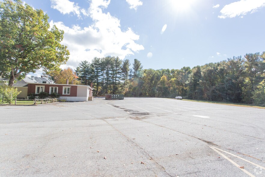 290 Thompson Rd, ster, MA 01570 Retail For Lease
