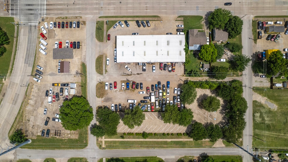 More Photos Of 308 W Avenue B, Garland Auto Repair For Sale
