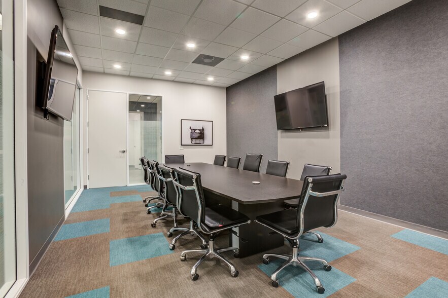 More Photos Of 3101-3111 N Central Ave, Phoenix Office For Lease