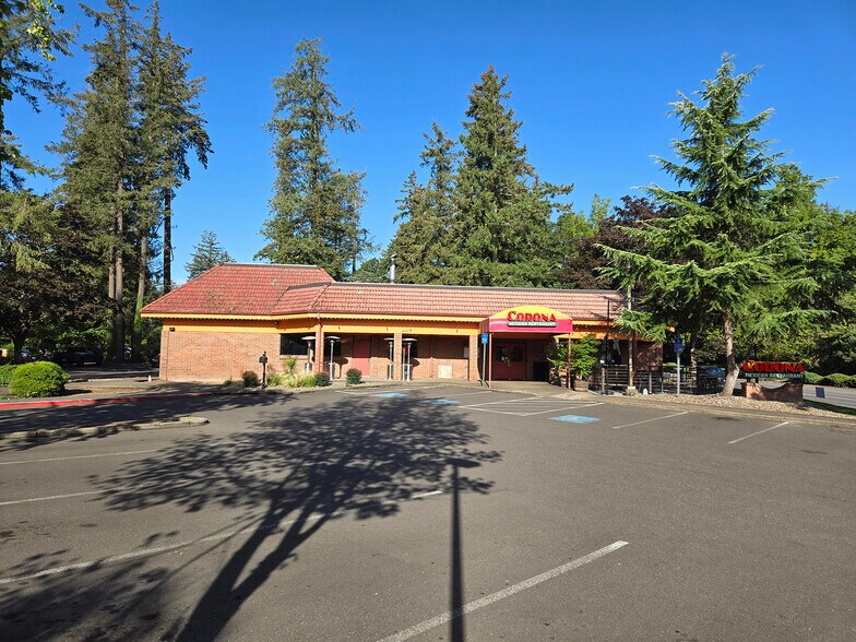 Primary Photo Of 4250 SW Mercantile Dr, Lake Oswego Restaurant For Sale