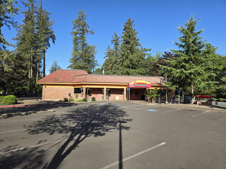 Primary Photo Of 4250 SW Mercantile Dr, Lake Oswego Restaurant For Lease