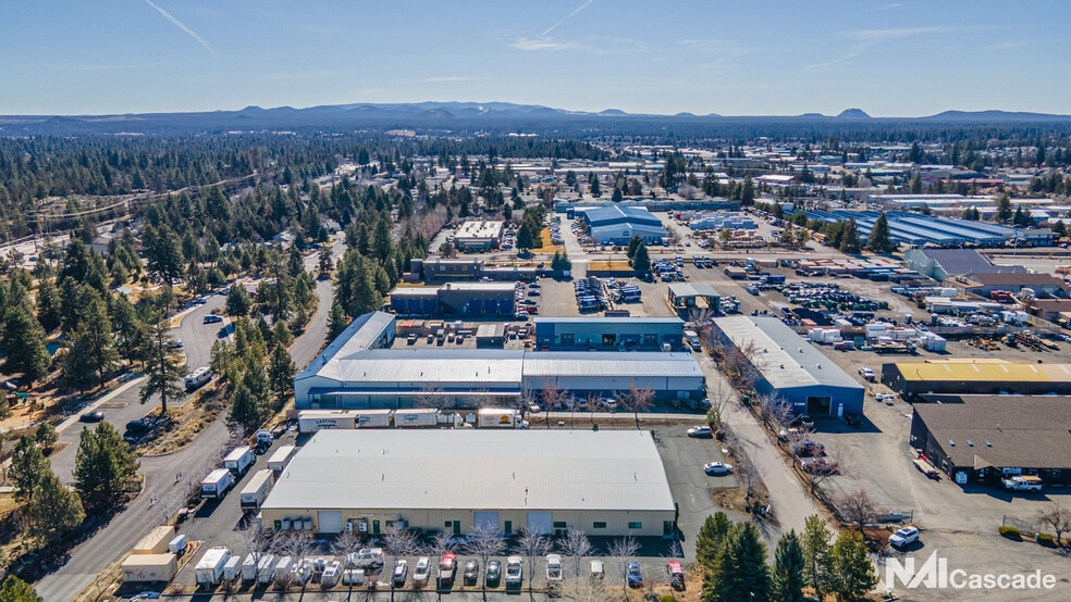 More Photos Of 1305-1309 SE Armour Rd, Bend Warehouse For Lease