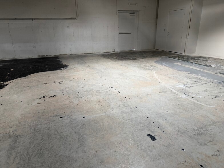 More Photos Of 11 Comstock Pky, Cranston Freestanding For Lease