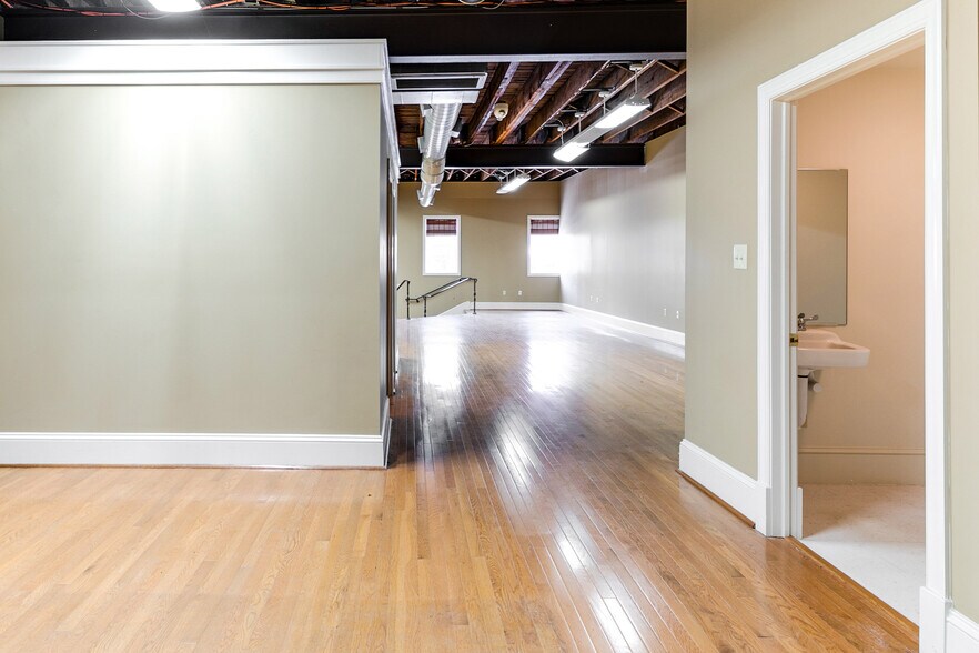 More Photos Of 1306-1308 W Main St, Richmond Storefront Retail Office For Sale