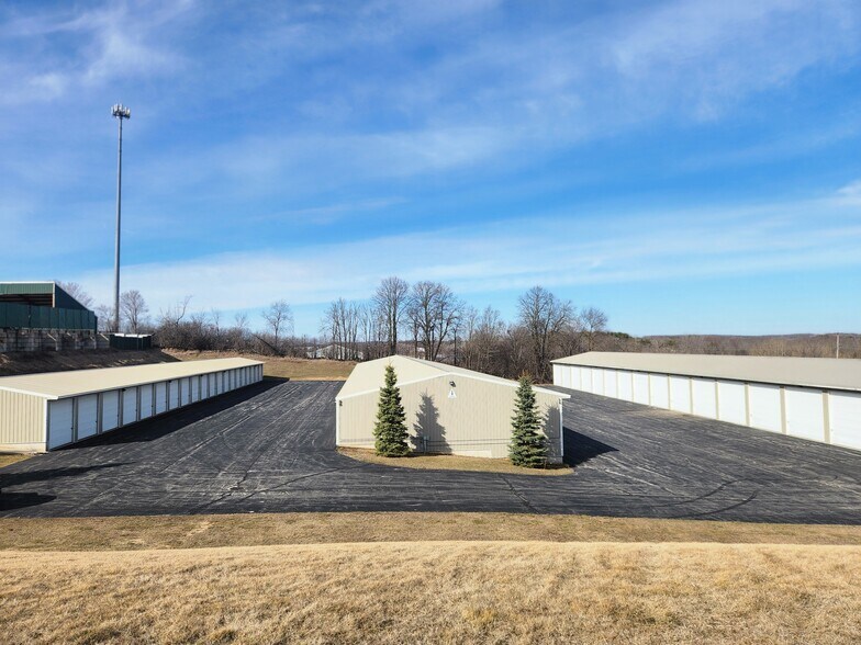 More Photos Of 7579 Friendly Dr, Kewaskum Self Storage For Sale