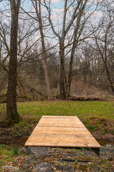 More Photos Of 1039 Boyds Crk, Seymour Freestanding For Sale